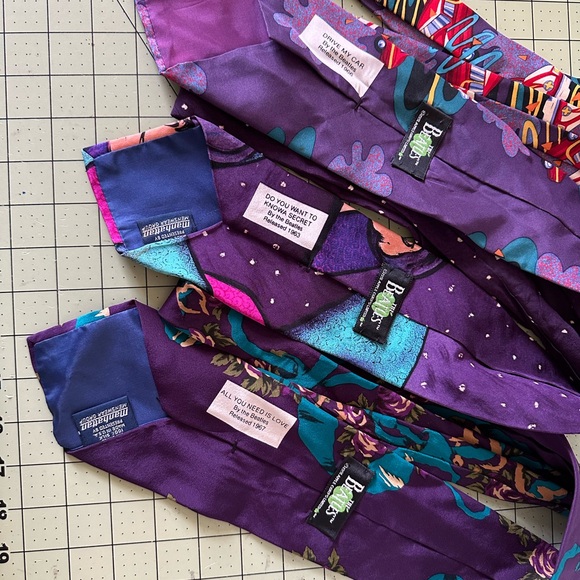 The Beatles Colorful Artistic Ties Set - Picture 4 of 6